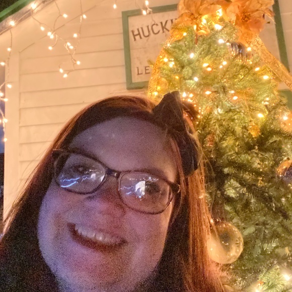 Meet your Posher, Stephanie - Picture 1 of 1